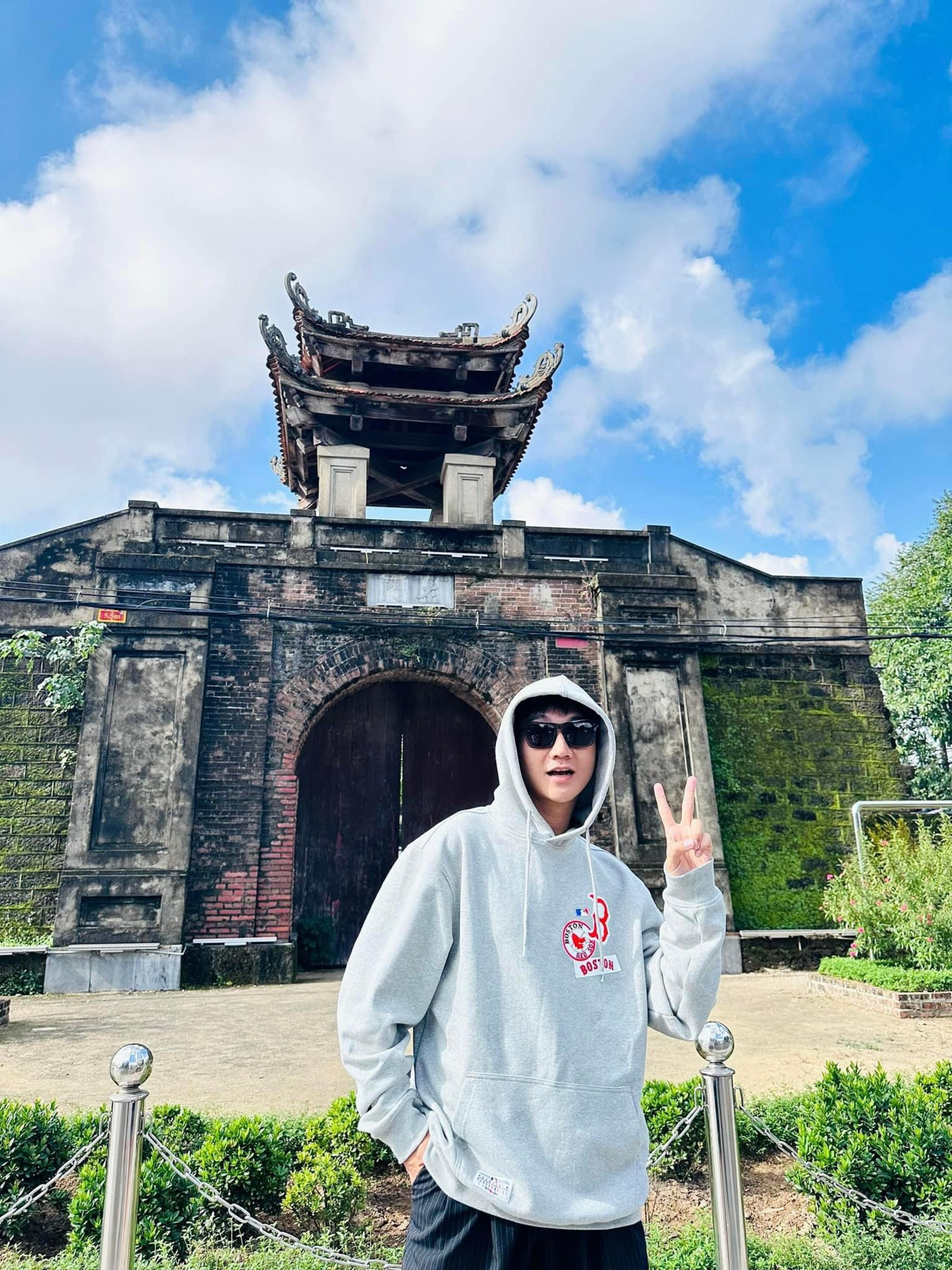 mc pham cong to.jpg